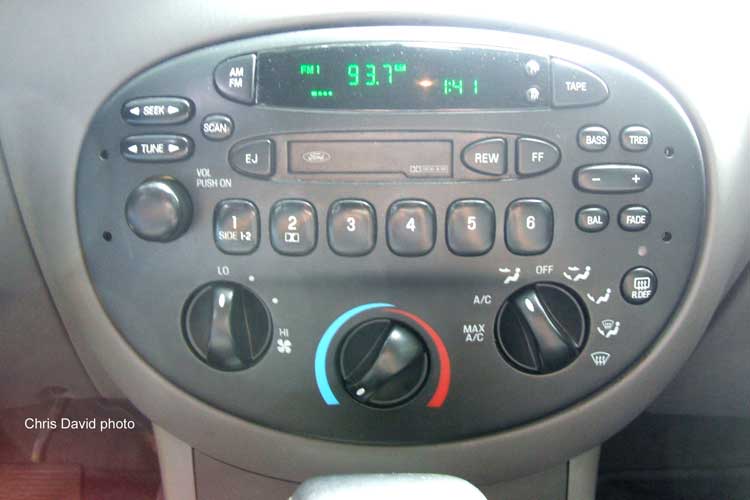 2007-10-24_FordEscortDashWeb-Large.jpg