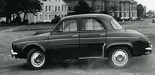 Renault Dauphine pirouettes